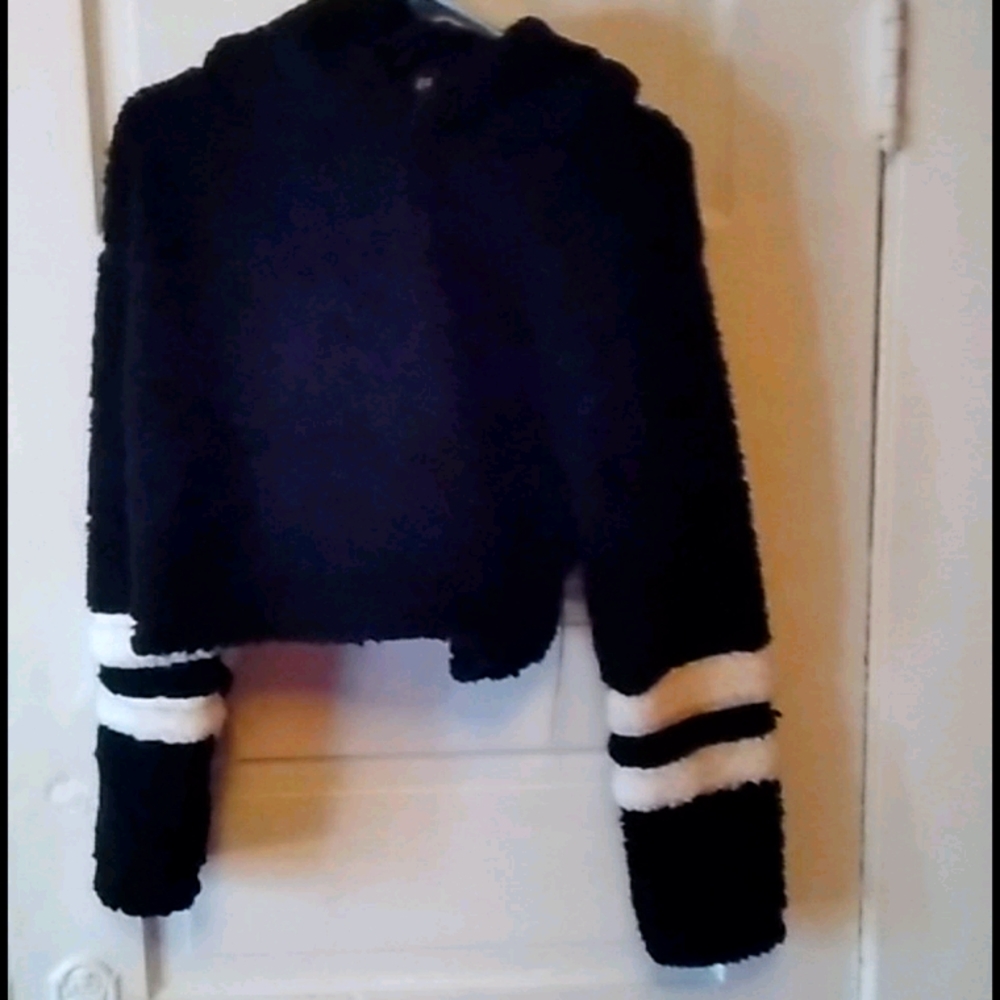 BLACK SHERPA CROPPED HOODIE NWT